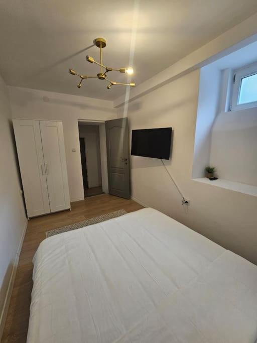Heart Of City Center 4Br 2Bath 10 Pers Bukareszt Zewnętrze zdjęcie