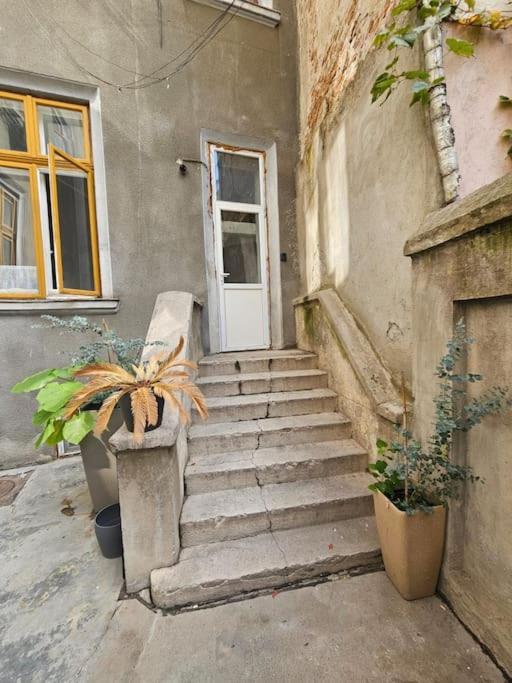 Heart Of City Center 4Br 2Bath 10 Pers Bukareszt Zewnętrze zdjęcie