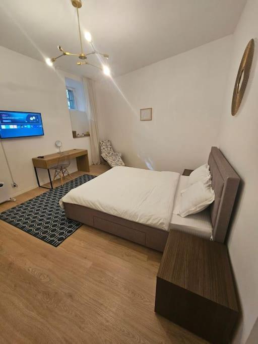 Heart Of City Center 4Br 2Bath 10 Pers Bukareszt Zewnętrze zdjęcie